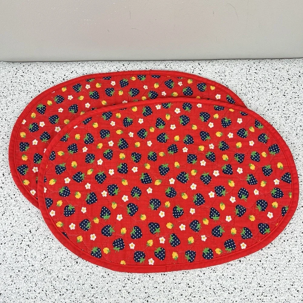 Vintage‎ Set of 2 Quilted Strawberry Placemats Red Blue Oval Whimsical Farmhouse